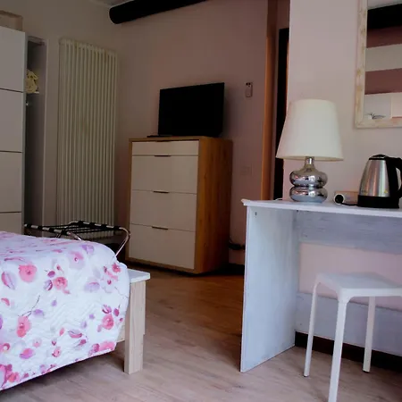 Casa Di Nina Gasthof Oleggio Castello