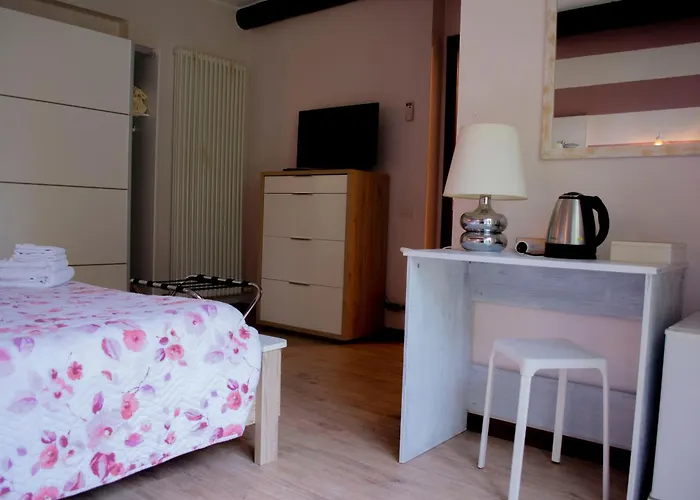 Casa Di Nina Πανσιόν Oleggio Castello